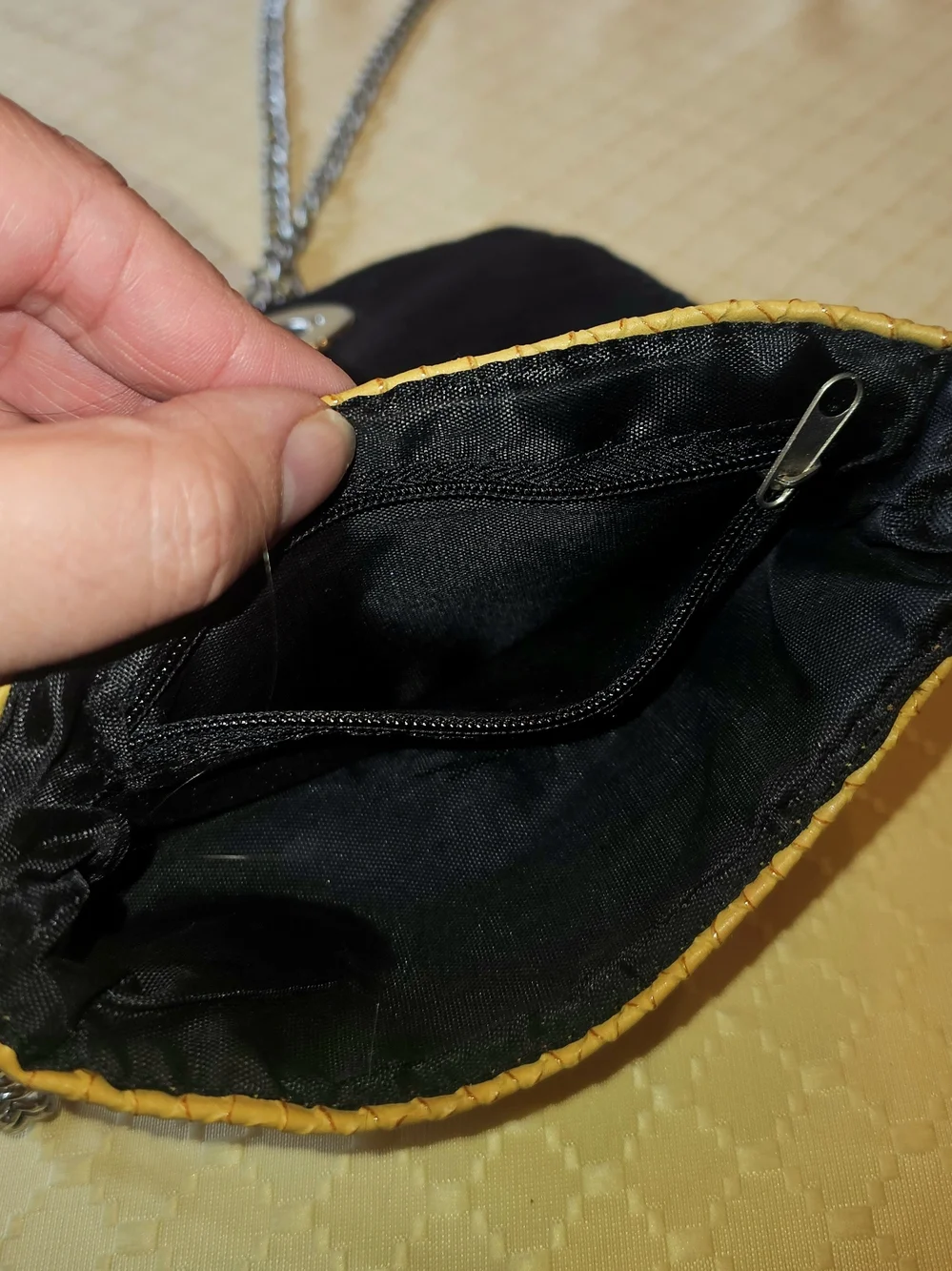 Source Unknown Yellow Textured Crossbody with Silver Chain - Picture 6 of 14